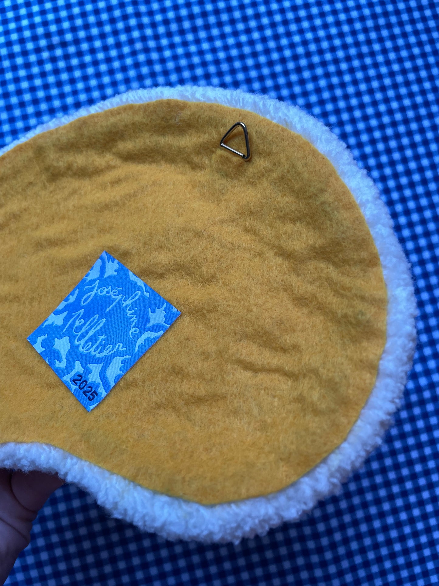 Petit oeuf au plat tufté (à suspendre ou poser)