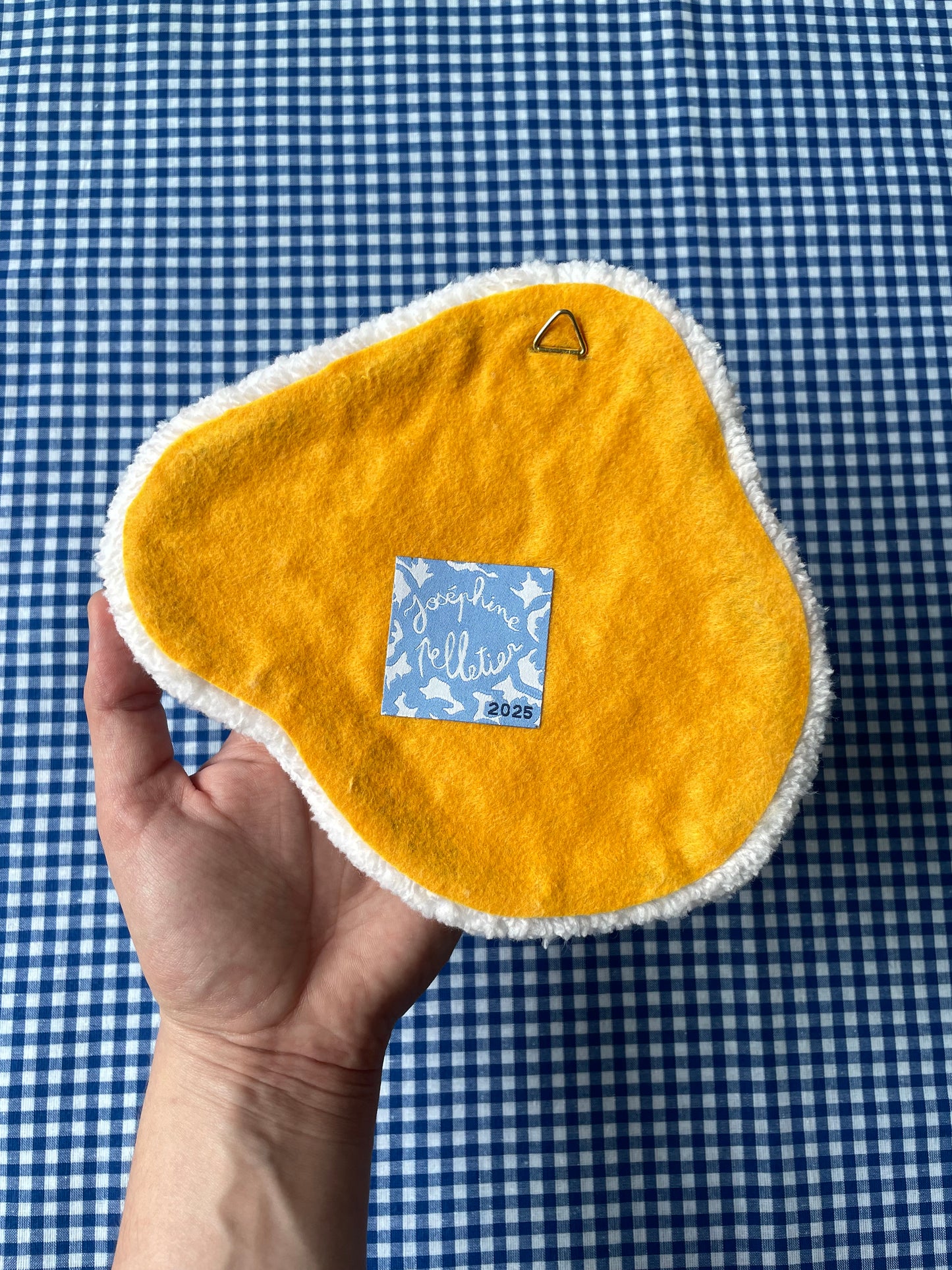 Petit oeuf au plat tufté (à suspendre ou poser)