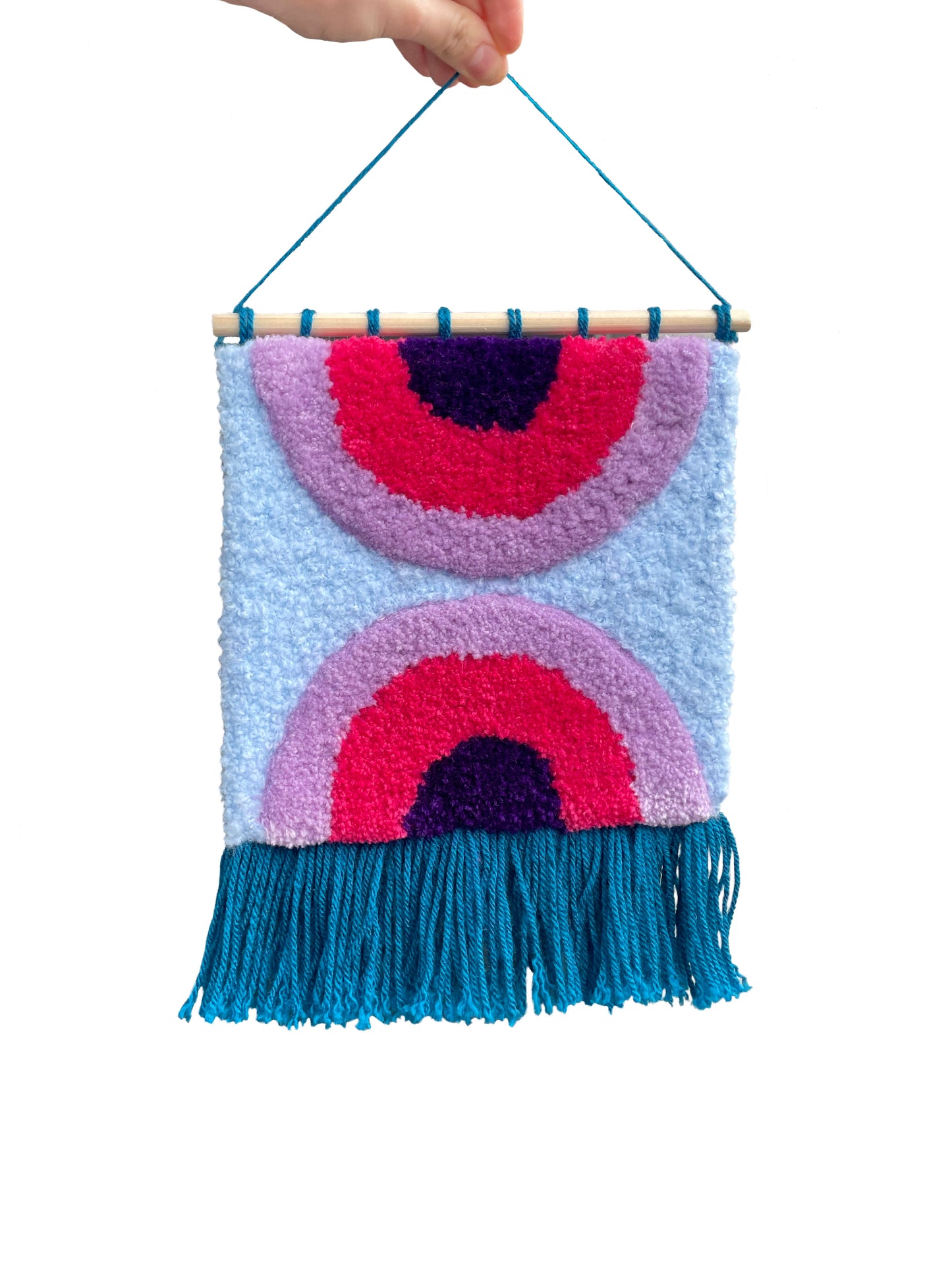 Bannière fanion à franges arcs en tufting