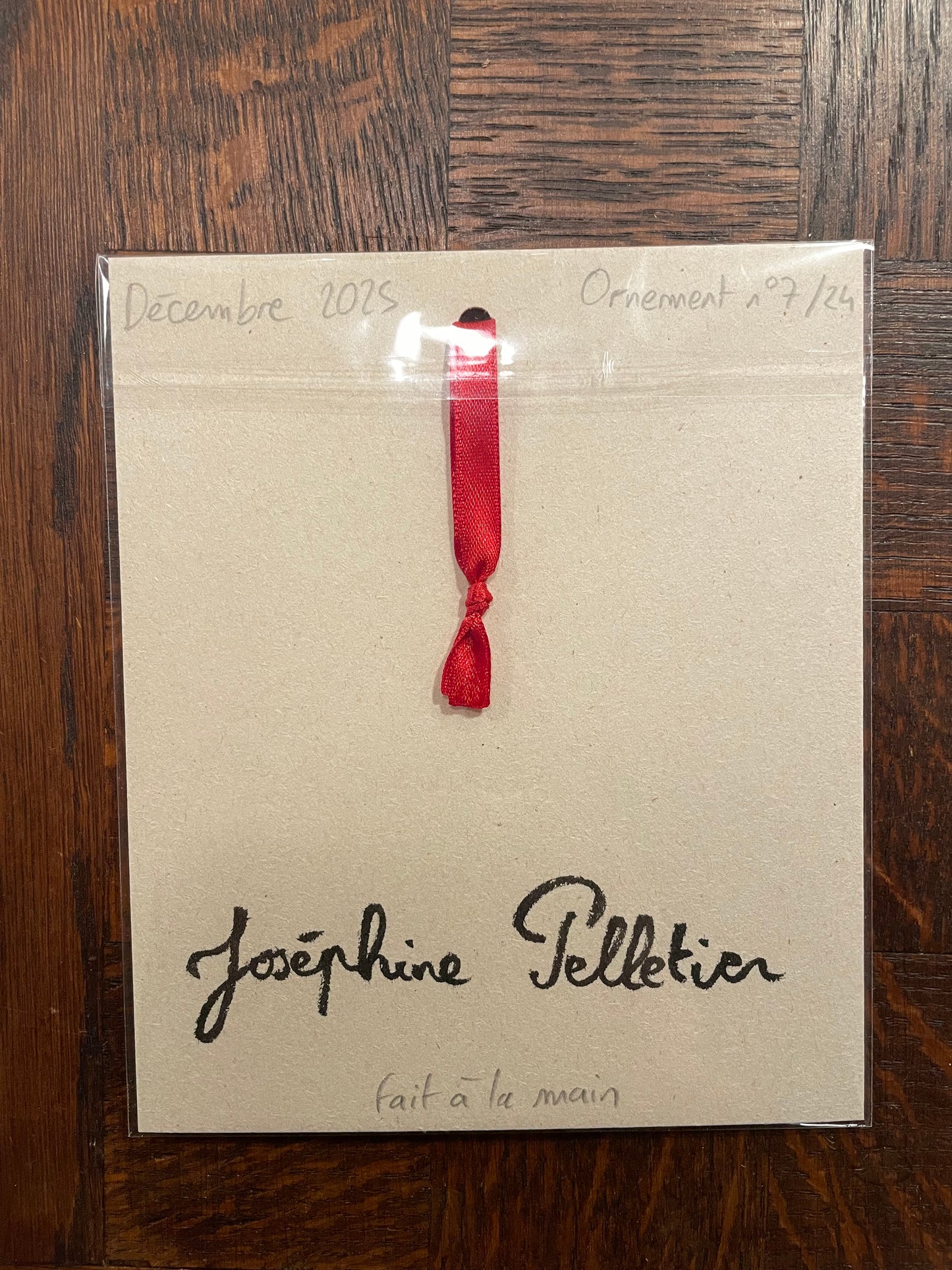 Ornement à suspendre nº7/24 (décembre 2025)