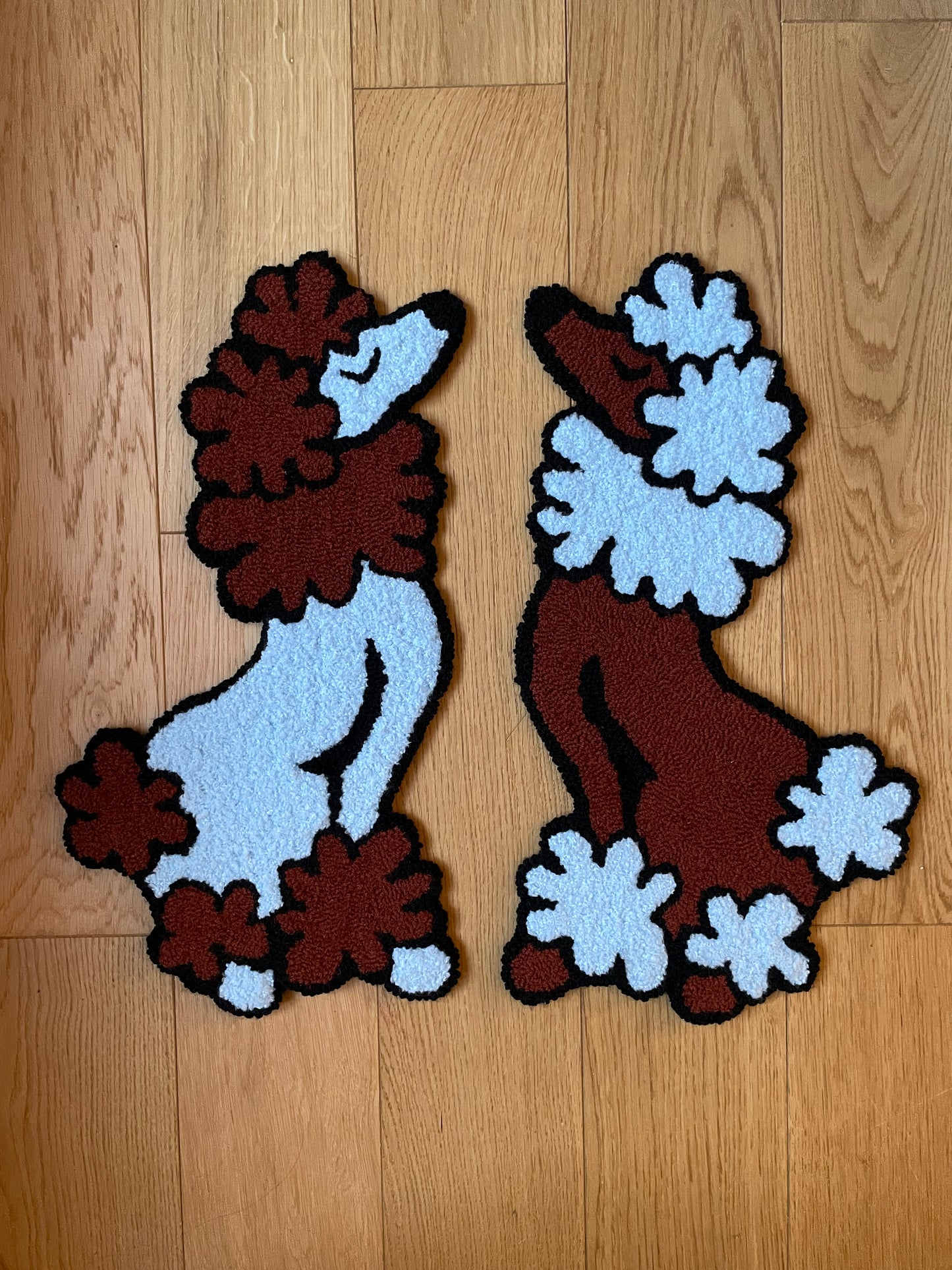 « Bella » Tapisserie caniche décoration murale tufting