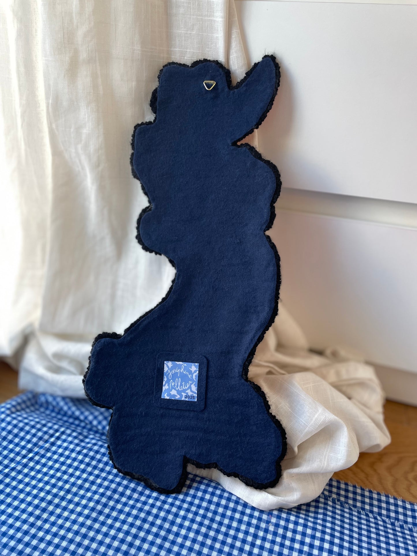 « Wolfgang » Tapisserie caniche décoration murale tufting
