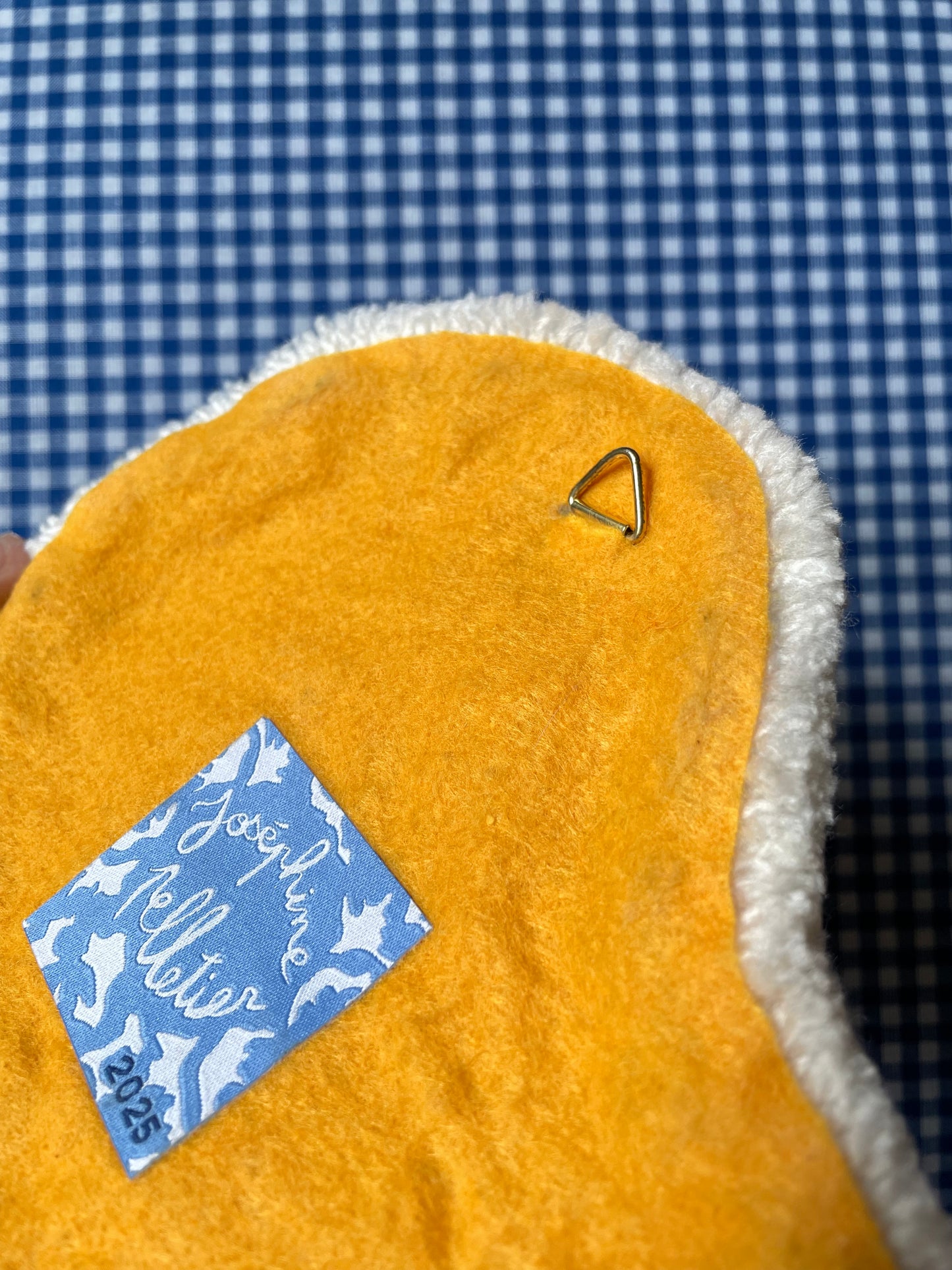 Petit oeuf au plat tufté (à suspendre ou poser)