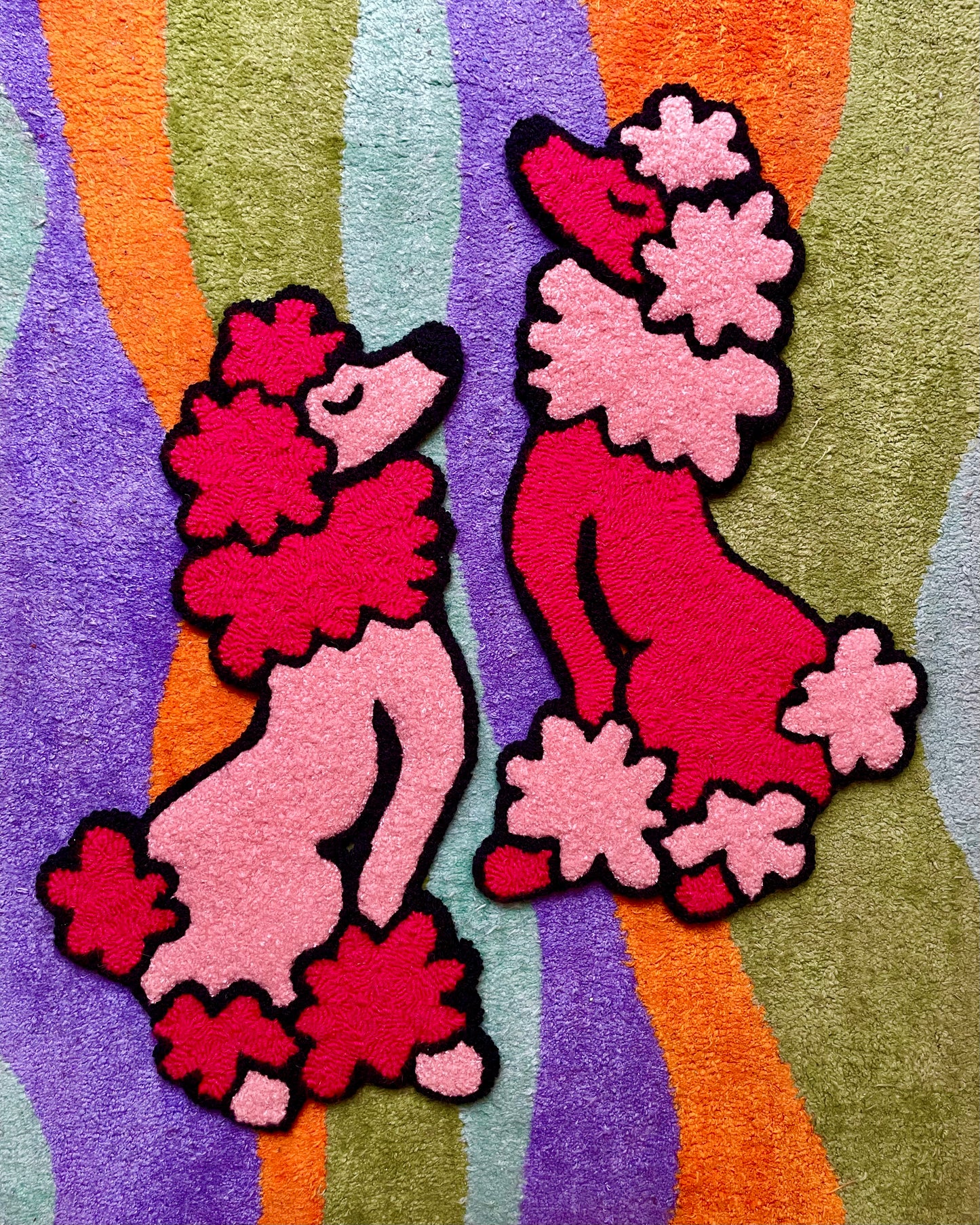 « Candy » Tapisserie caniche décoration murale tufting