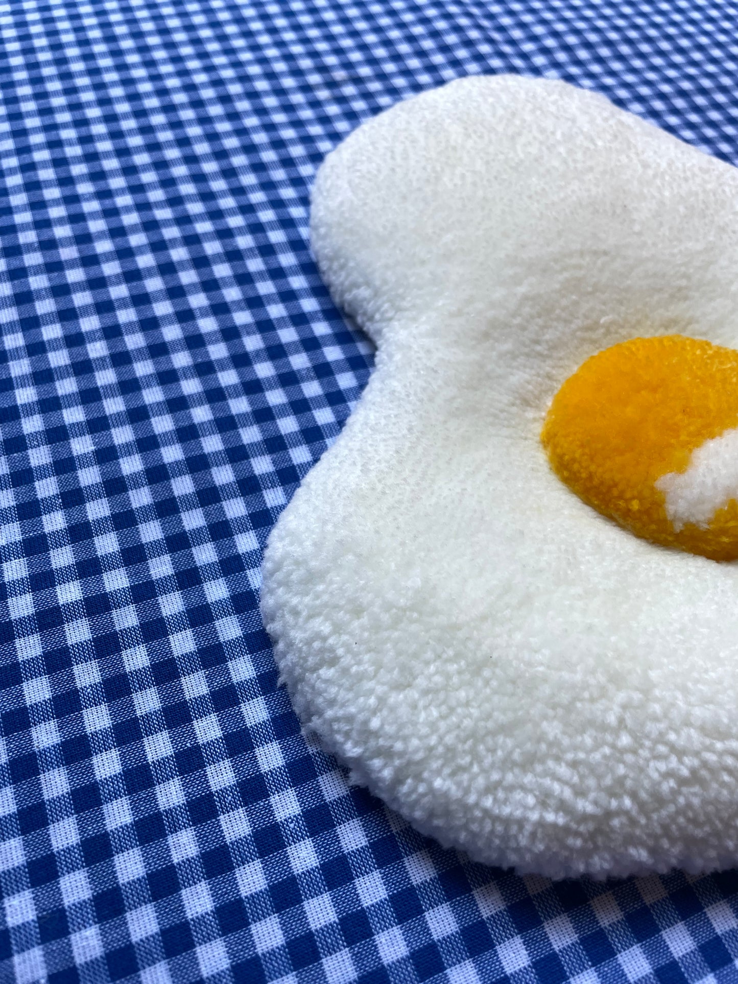 Œuf au plat tufté • moyen (à suspendre ou poser)