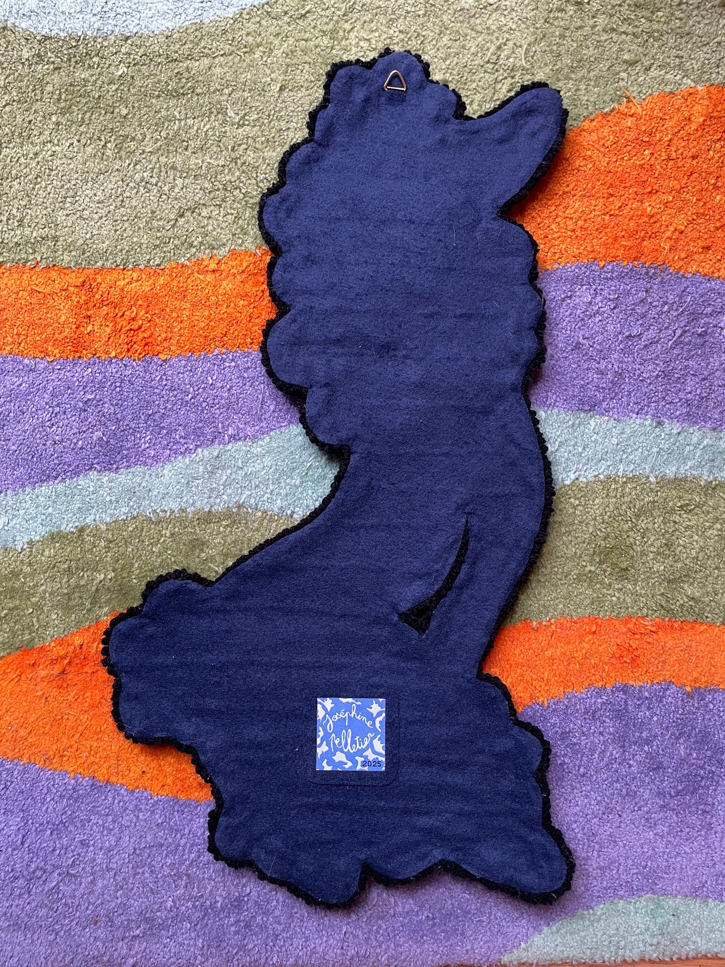 « Candy » Tapisserie caniche décoration murale tufting