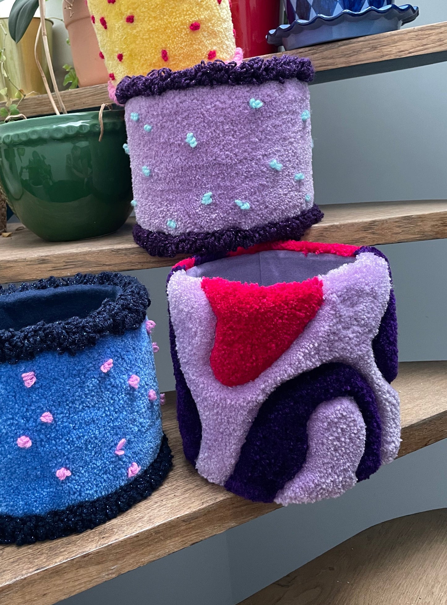 Cache-pot groovy en tufting • MOYEN ☀️