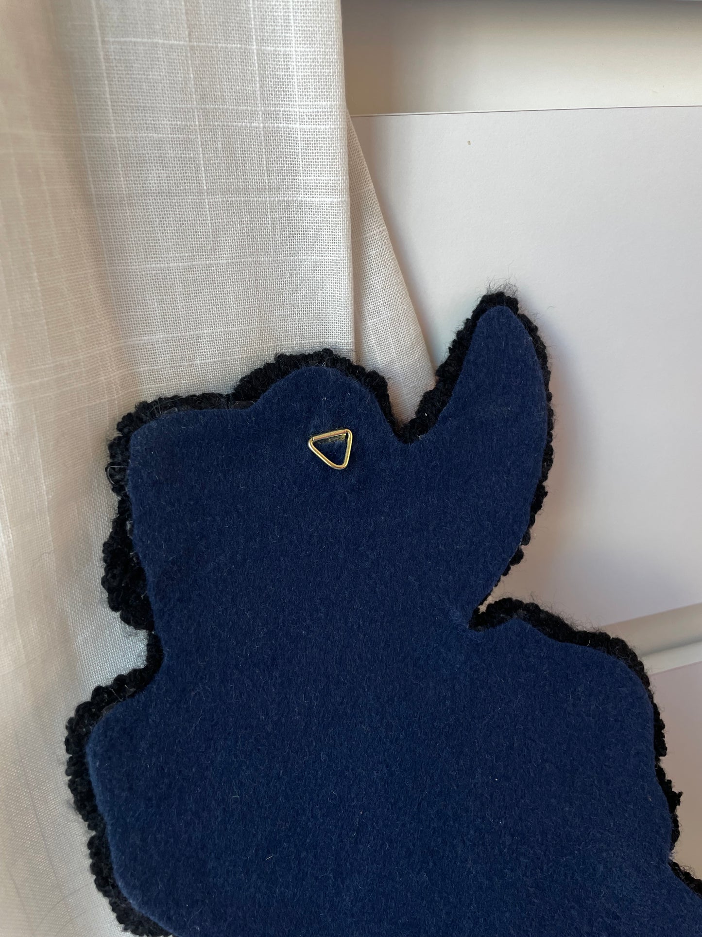 « Wolfgang » Tapisserie caniche décoration murale tufting