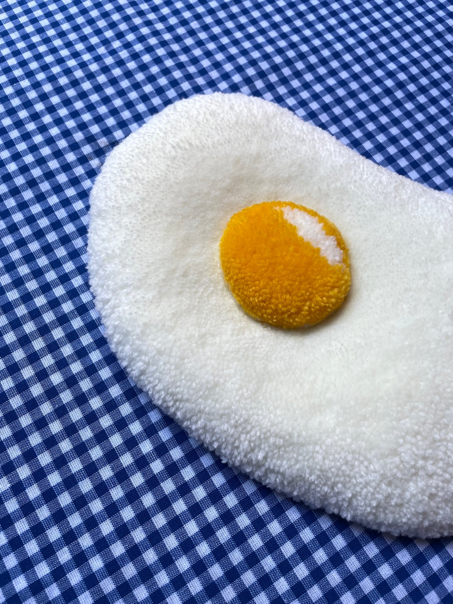 Œuf au plat tufté • moyen (à suspendre ou poser)