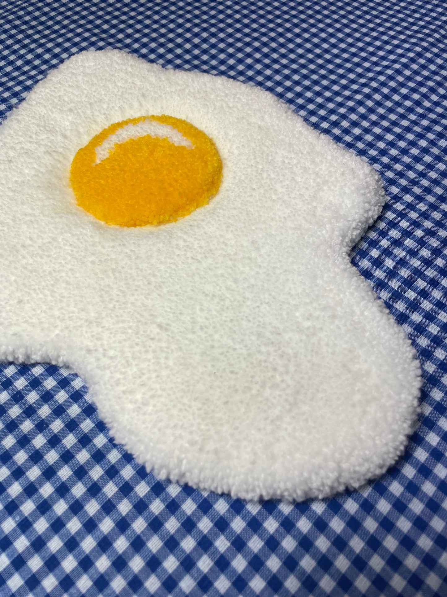 Oeuf au plat tufté • grand (à suspendre ou poser)