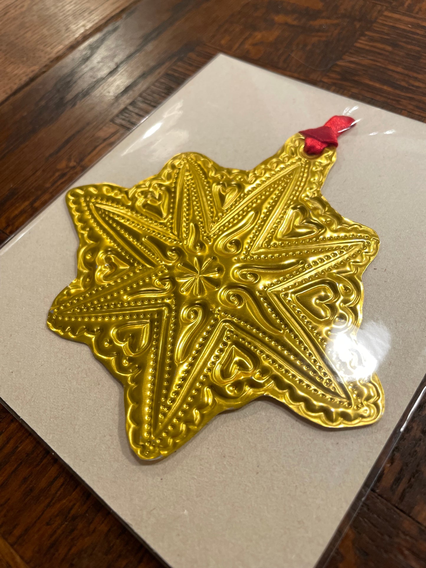 Ornement à suspendre nº17/24 (décembre 2025)