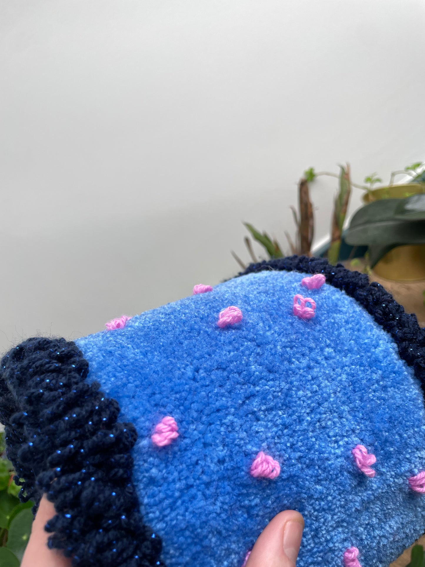 Cache-pot en tufting CAKE BLEU • MOYEN ☀️