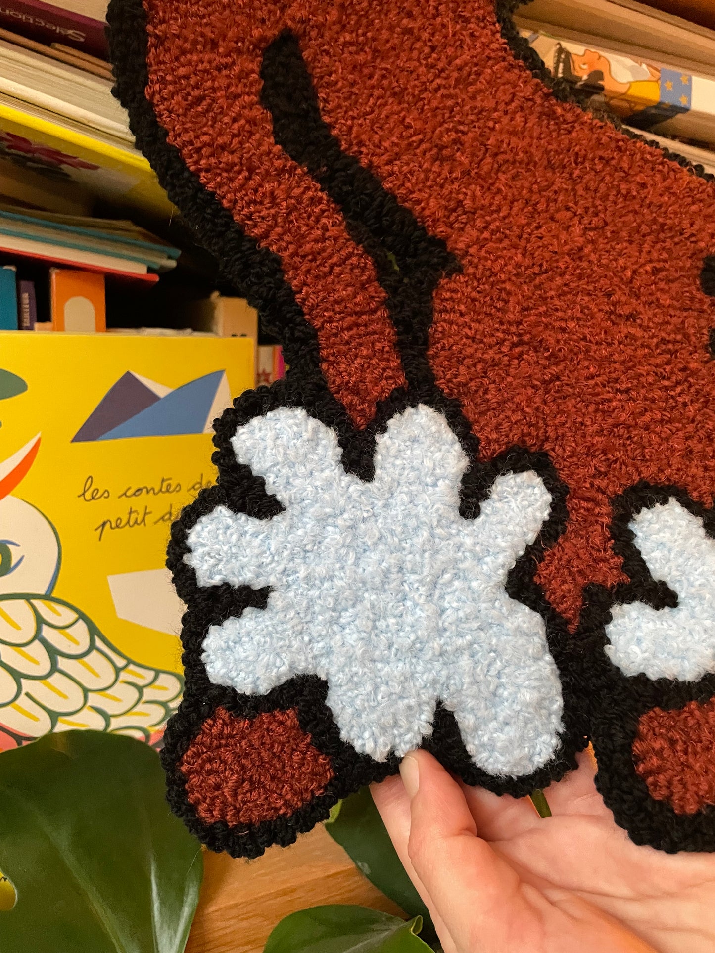 « Gigi » et « Bella » duo de tapisseries caniche décoration murale tufting