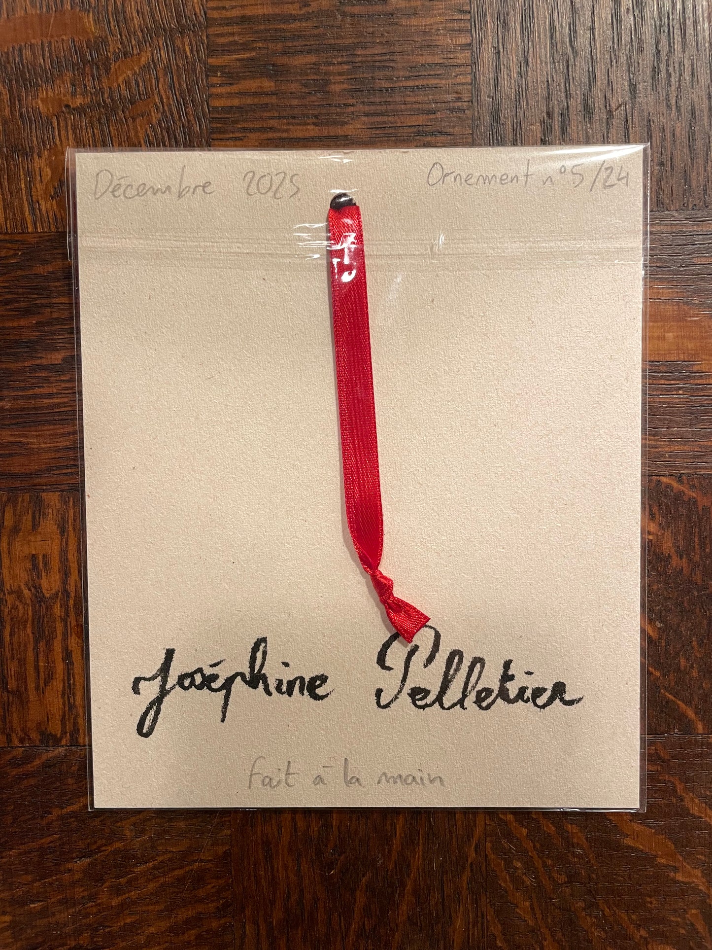Ornement à suspendre nº5/24 (décembre 2025)