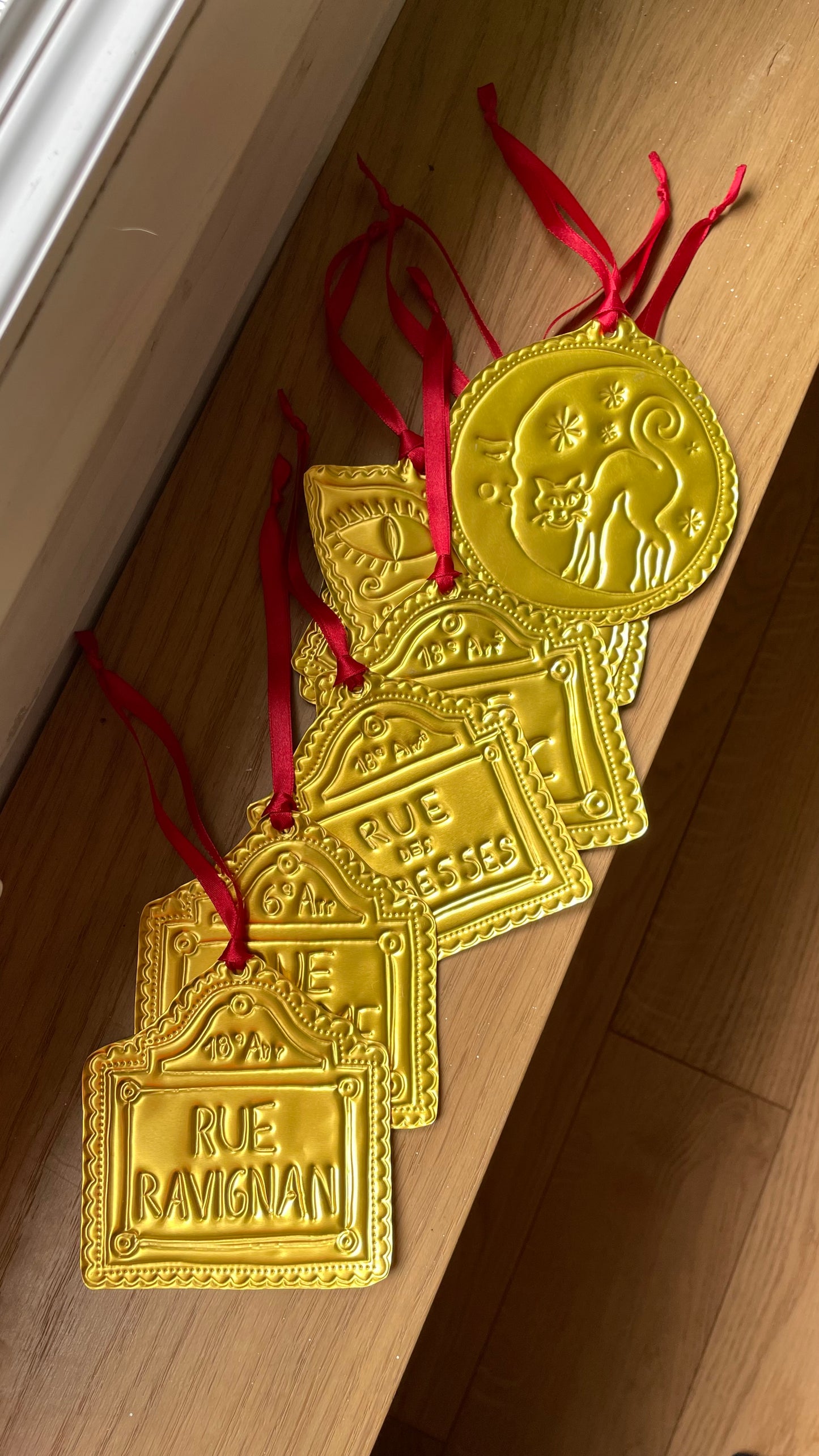 [À PERSONNALISER] Ornement à suspendre - Plaque de rue « votre rue »