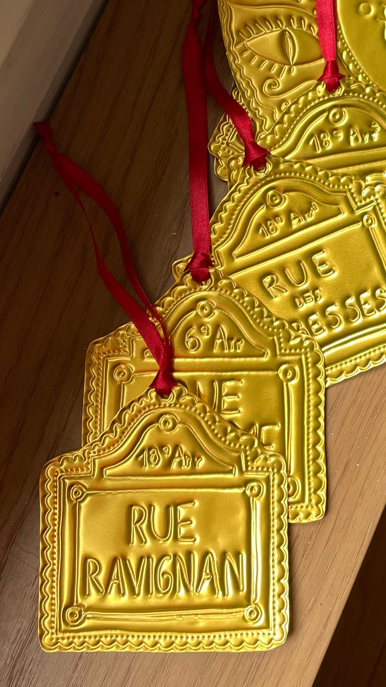 [À PERSONNALISER] Ornement à suspendre - Plaque de rue « votre rue »