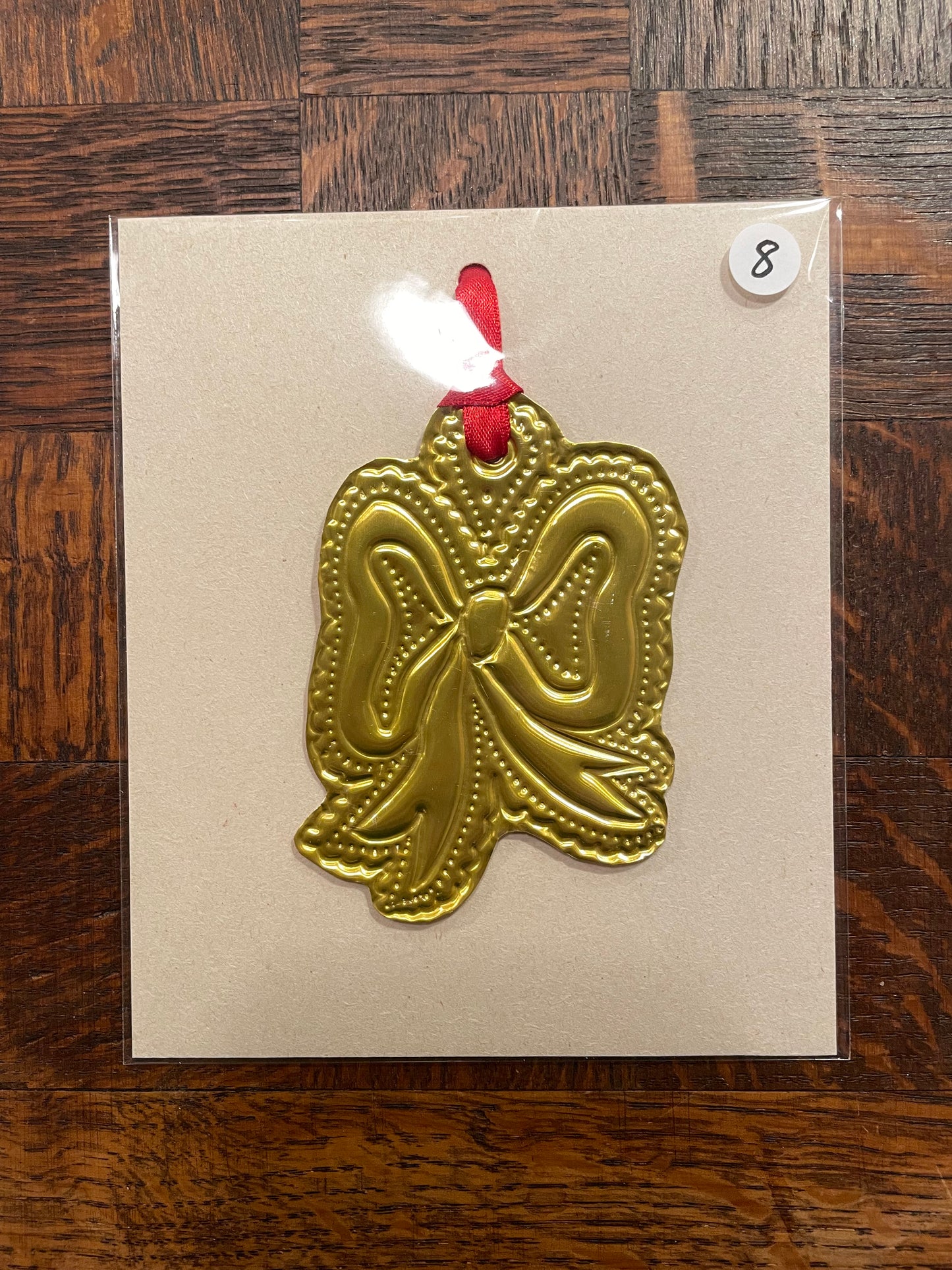 Ornement à suspendre nº4/24 (décembre 2025)