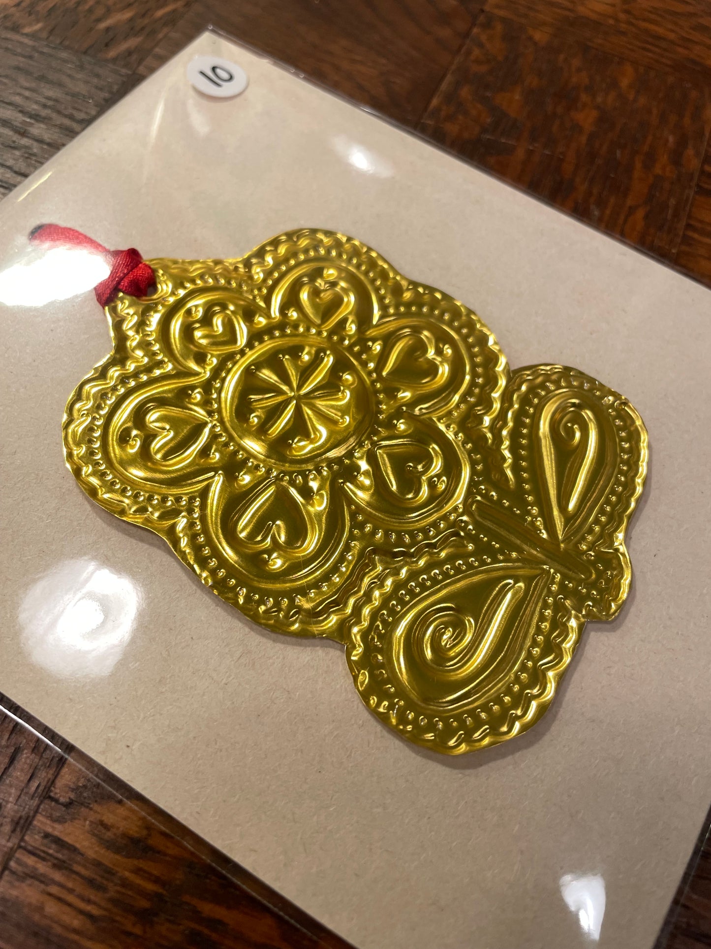 Ornement à suspendre nº3/24 (décembre 2025)