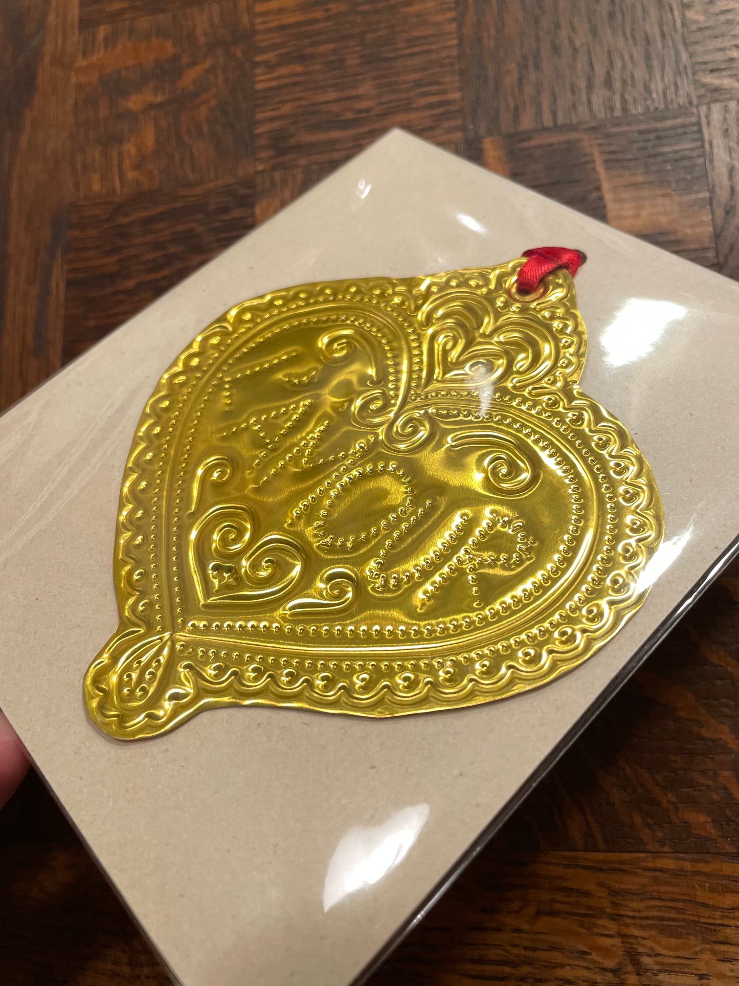 Ornement à suspendre nº8/24 (décembre 2025)