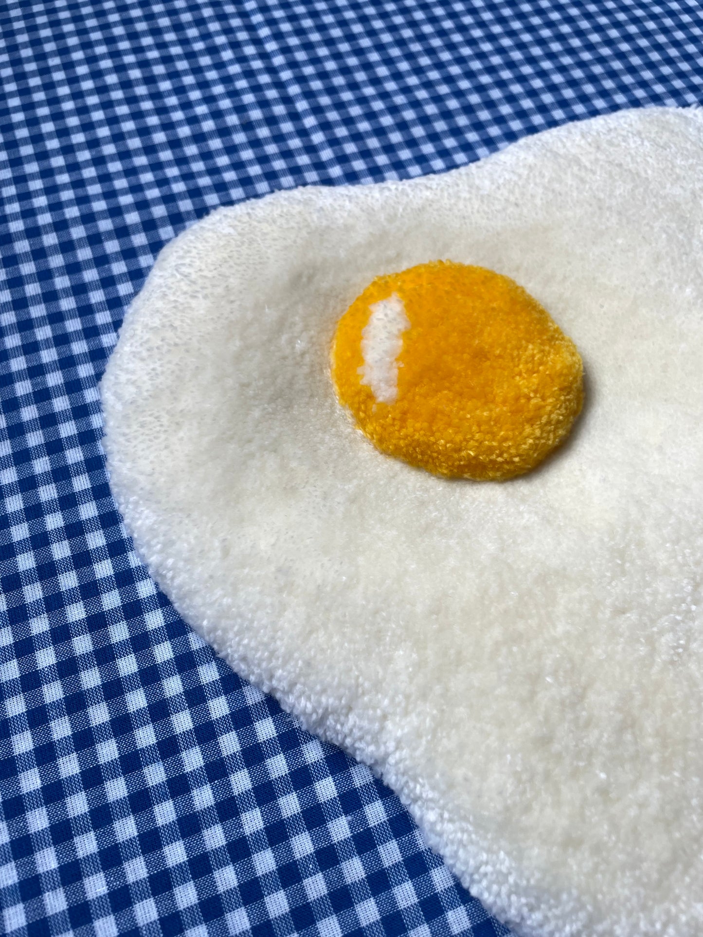 Œuf au plat tufté • très grand (à suspendre ou poser)