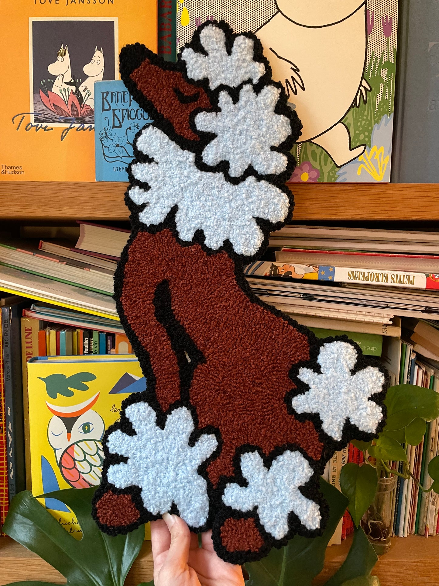 « Bella » Tapisserie caniche décoration murale tufting