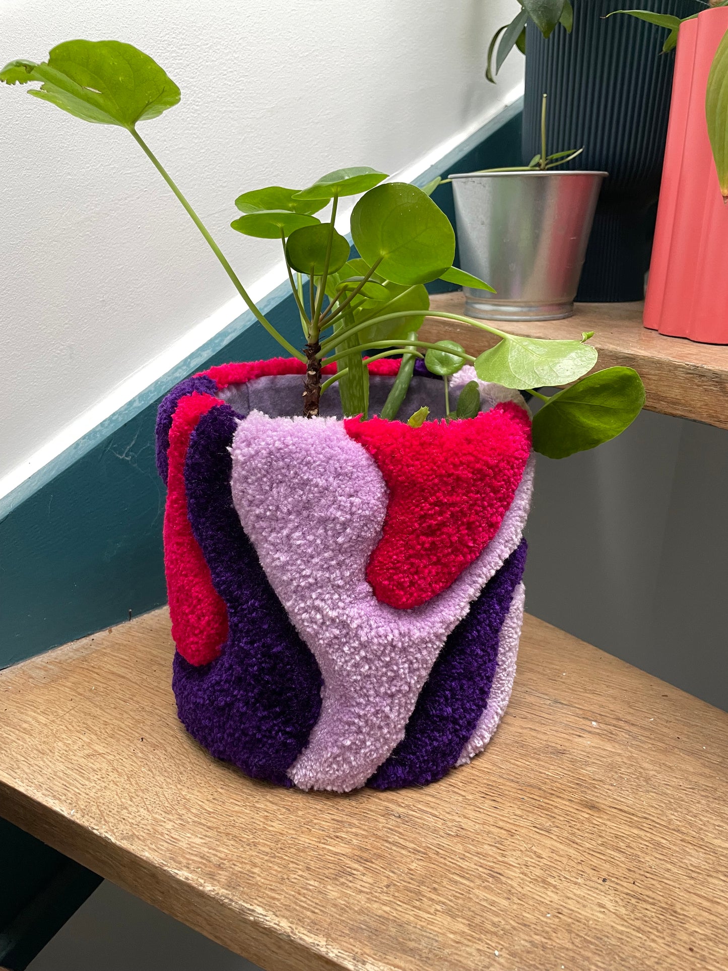 Cache-pot groovy en tufting • MOYEN ☀️