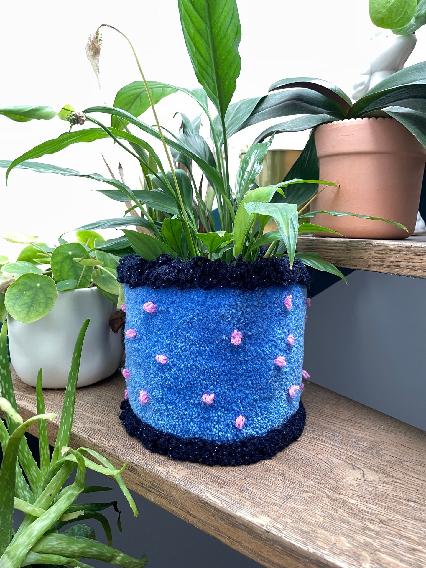 Cache-pot en tufting CAKE BLEU • MOYEN ☀️