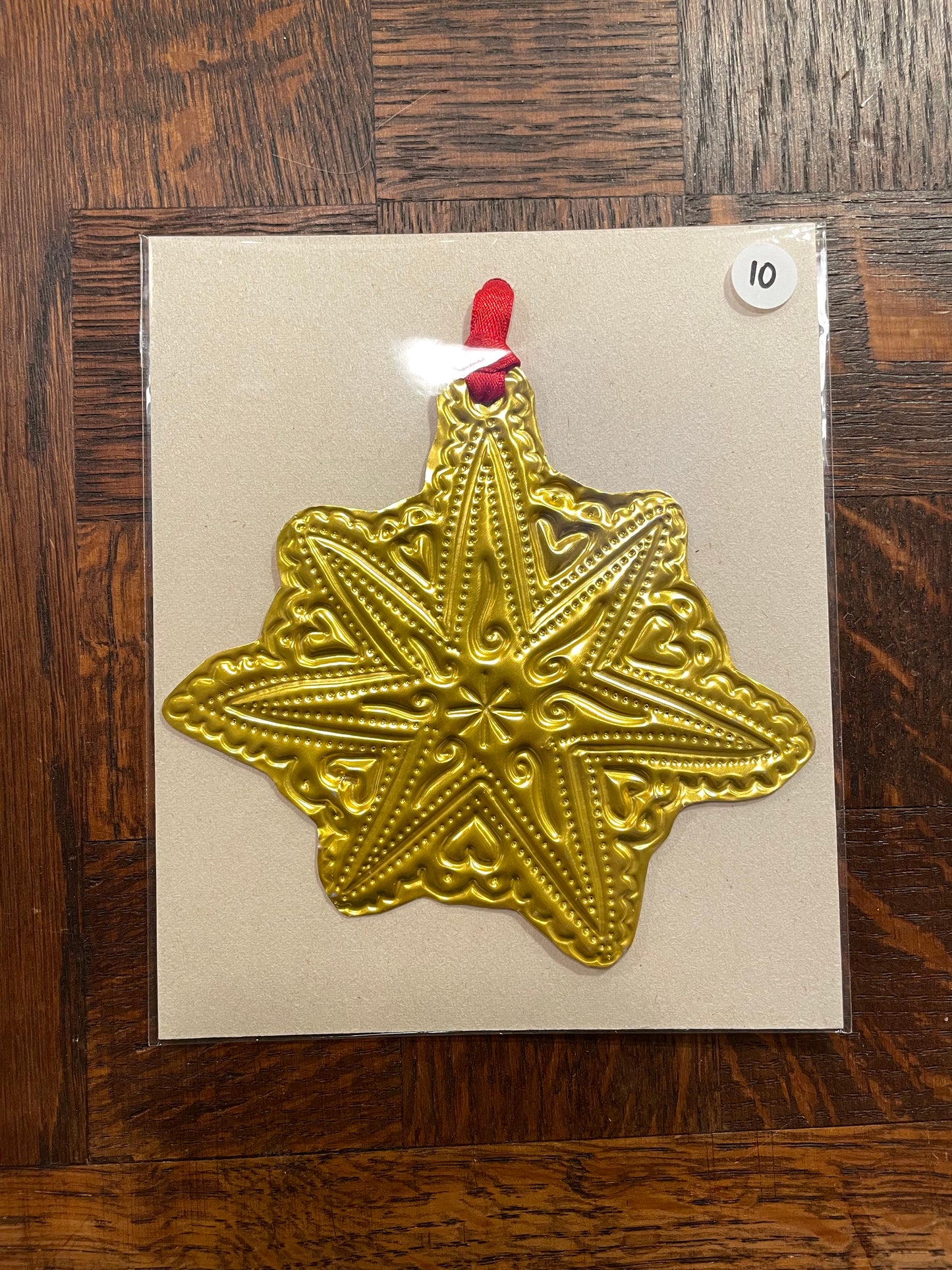 Ornement à suspendre nº17/24 (décembre 2025)