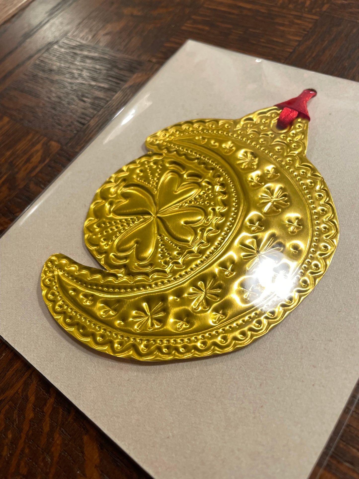 Ornement à suspendre nº21/24 (décembre 2025)