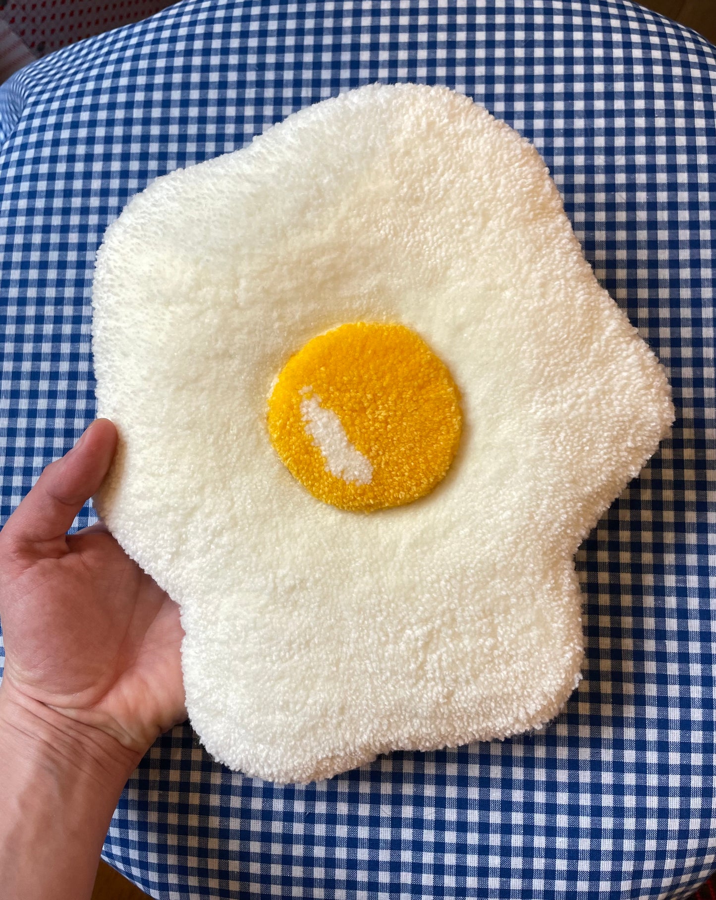 Œuf au plat tufté • grand (à suspendre ou poser)