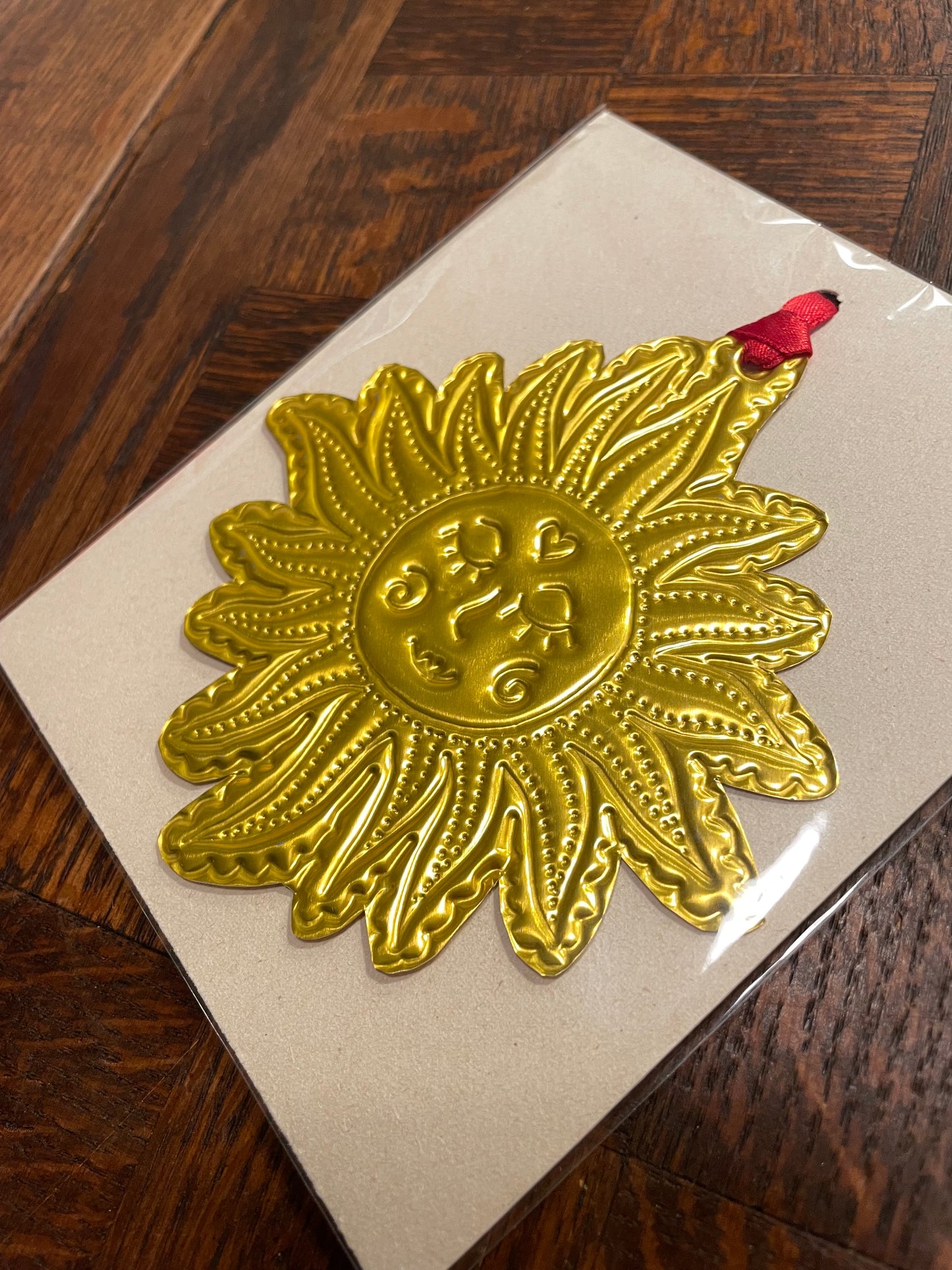 Ornement à suspendre nº24/24 (décembre 2025)