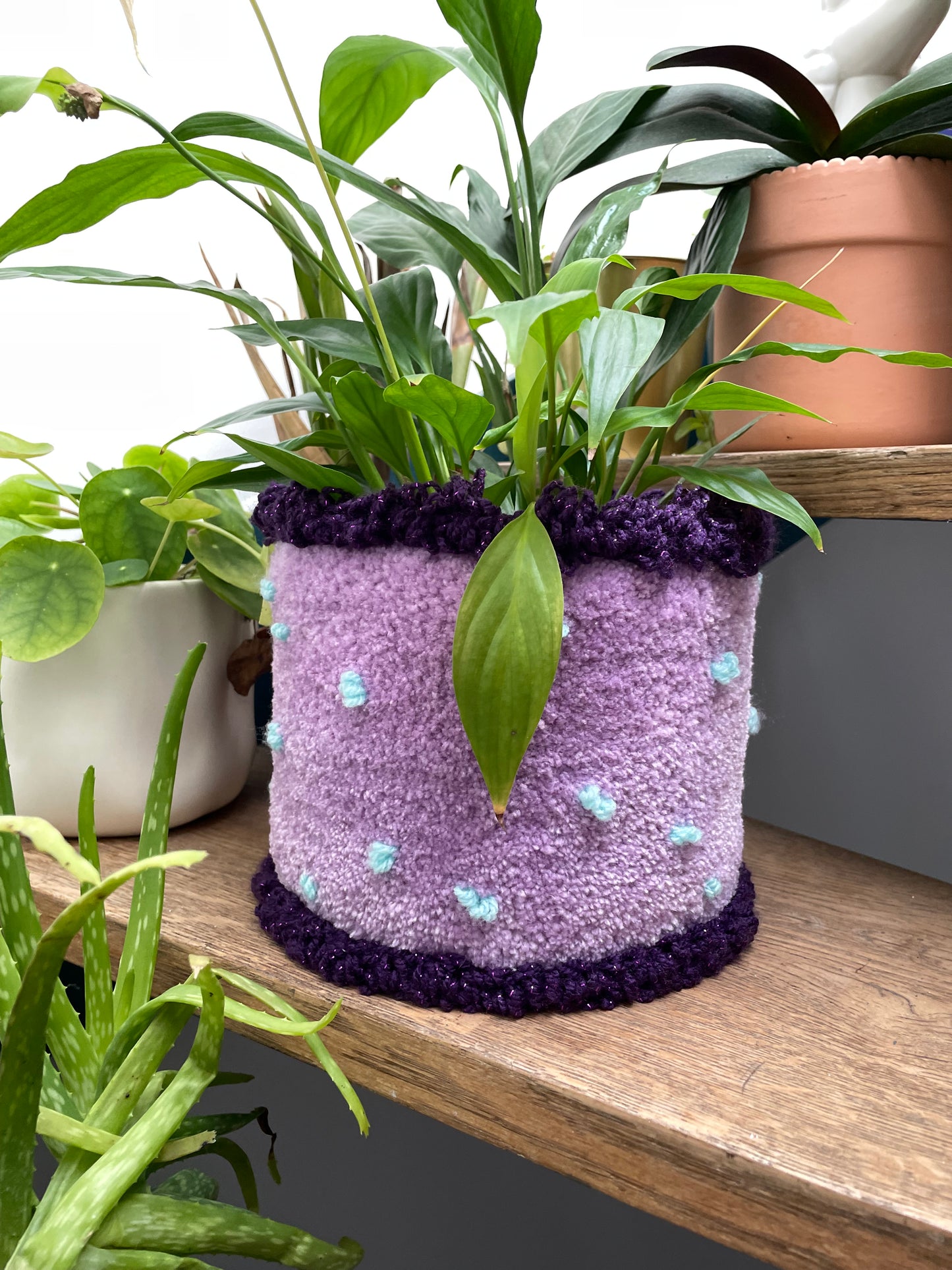 Cache-pot en tufting CAKE LAVANDE • MOYEN ☀️