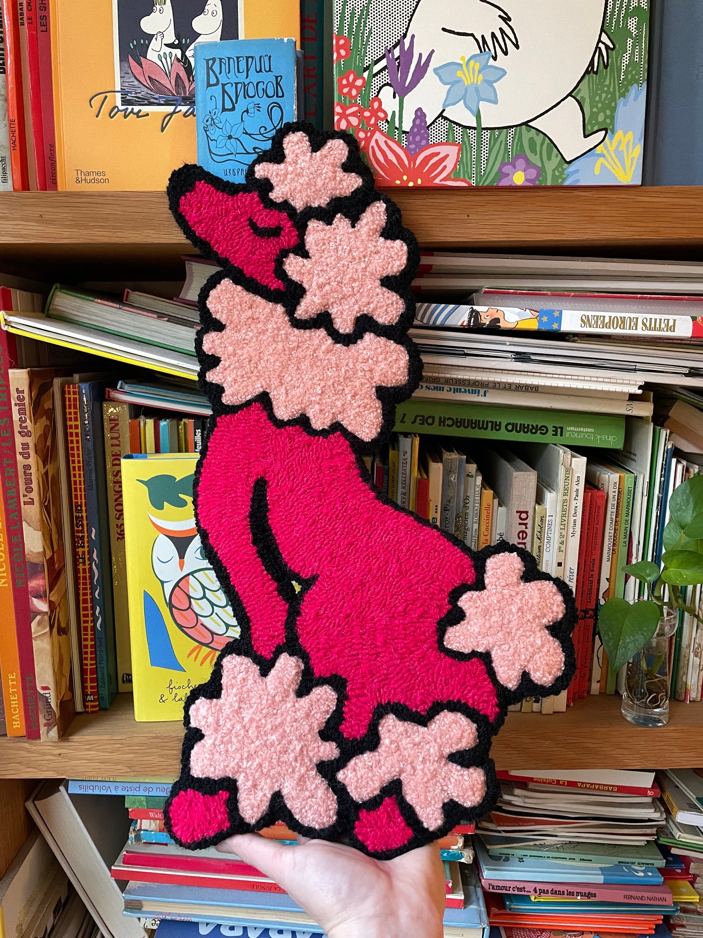 « Candy » Tapisserie caniche décoration murale tufting