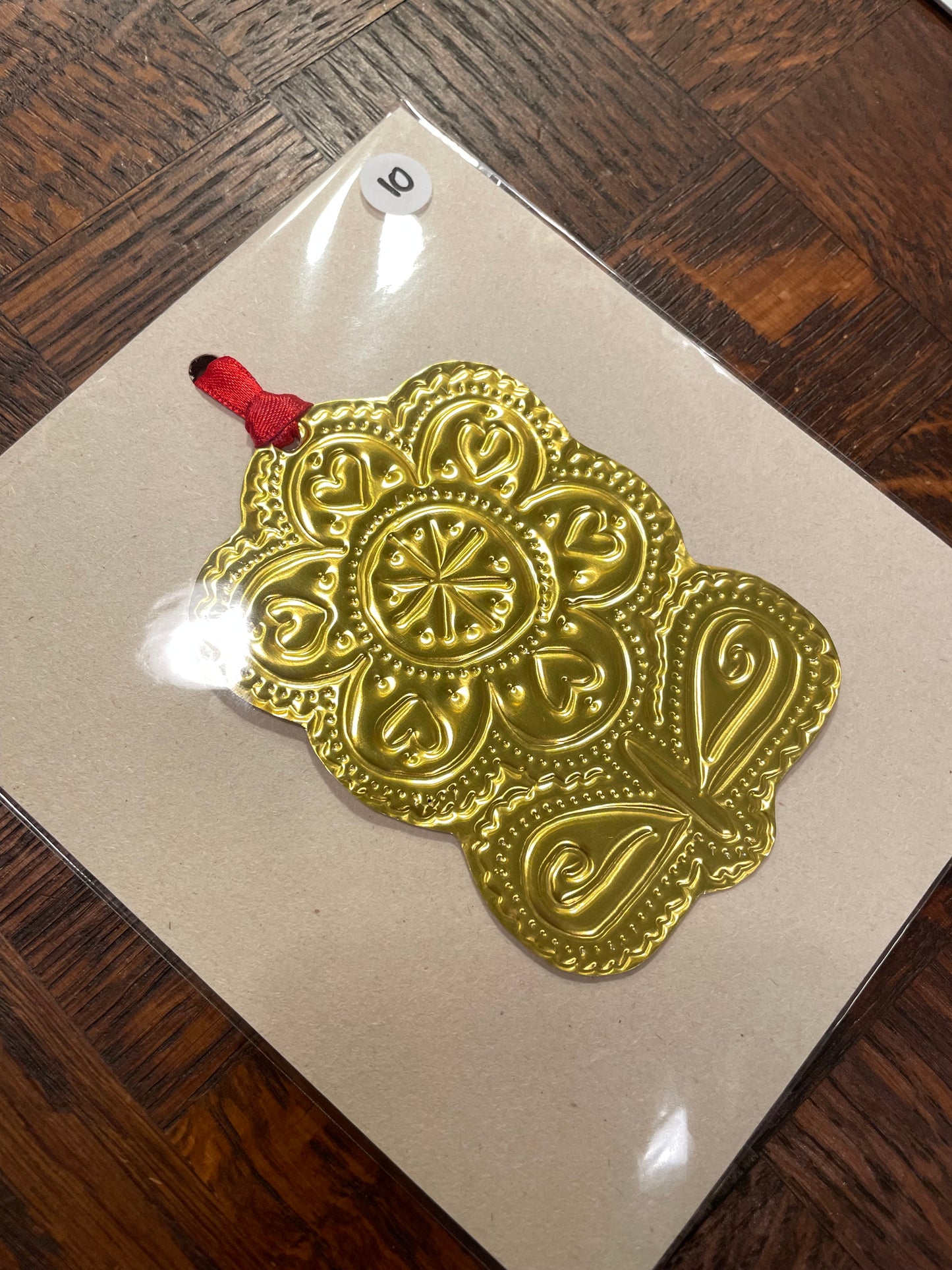 Ornement à suspendre nº5/24 (décembre 2025)