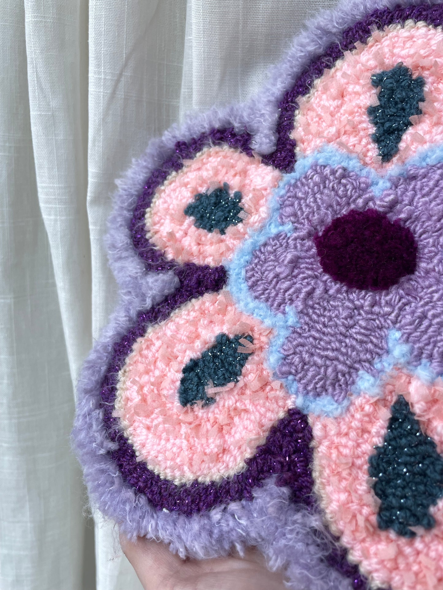 Petite fleur 3D psychédélique (tapisserie murale)