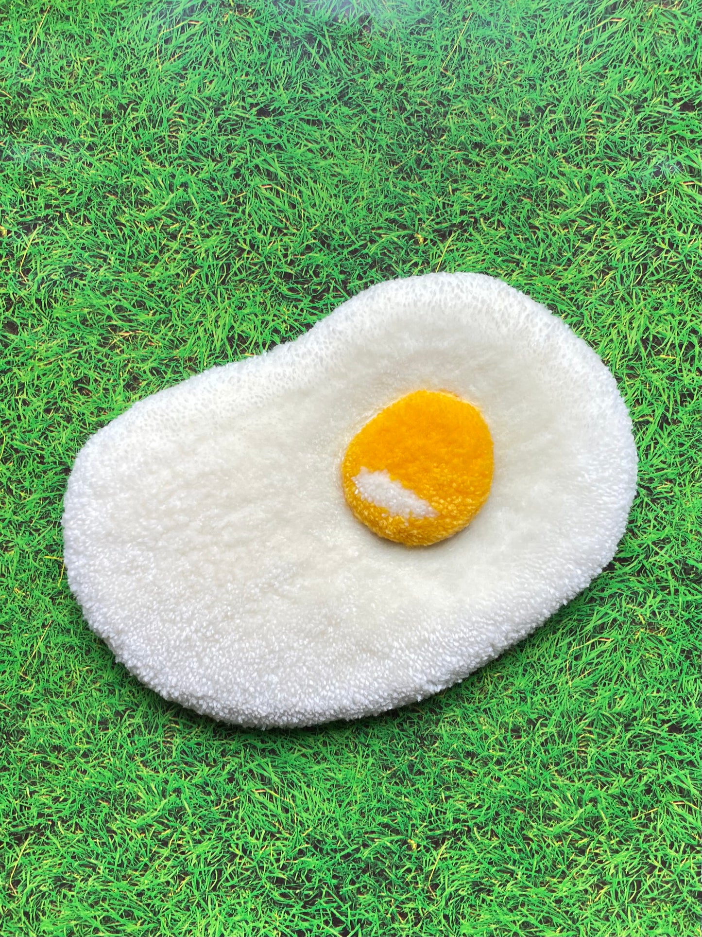 Œuf au plat tufté • moyen (à suspendre ou poser)